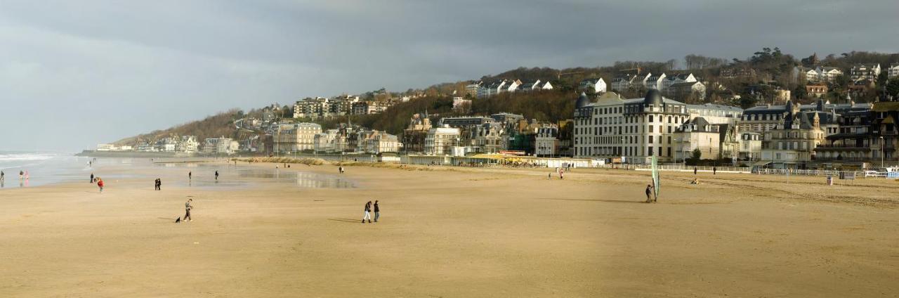 Trouville Sur Mer Vue Sur La Touque エクステリア 写真